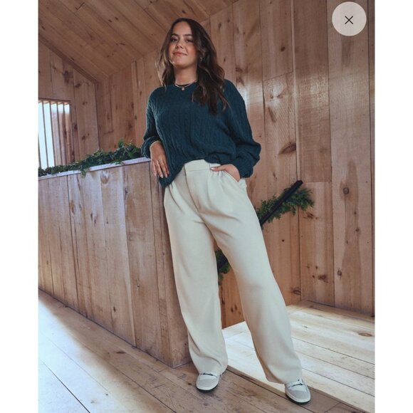 Hollister Ultra High-Rise Wide-Leg Pant Khaki - Picture 1 of 7